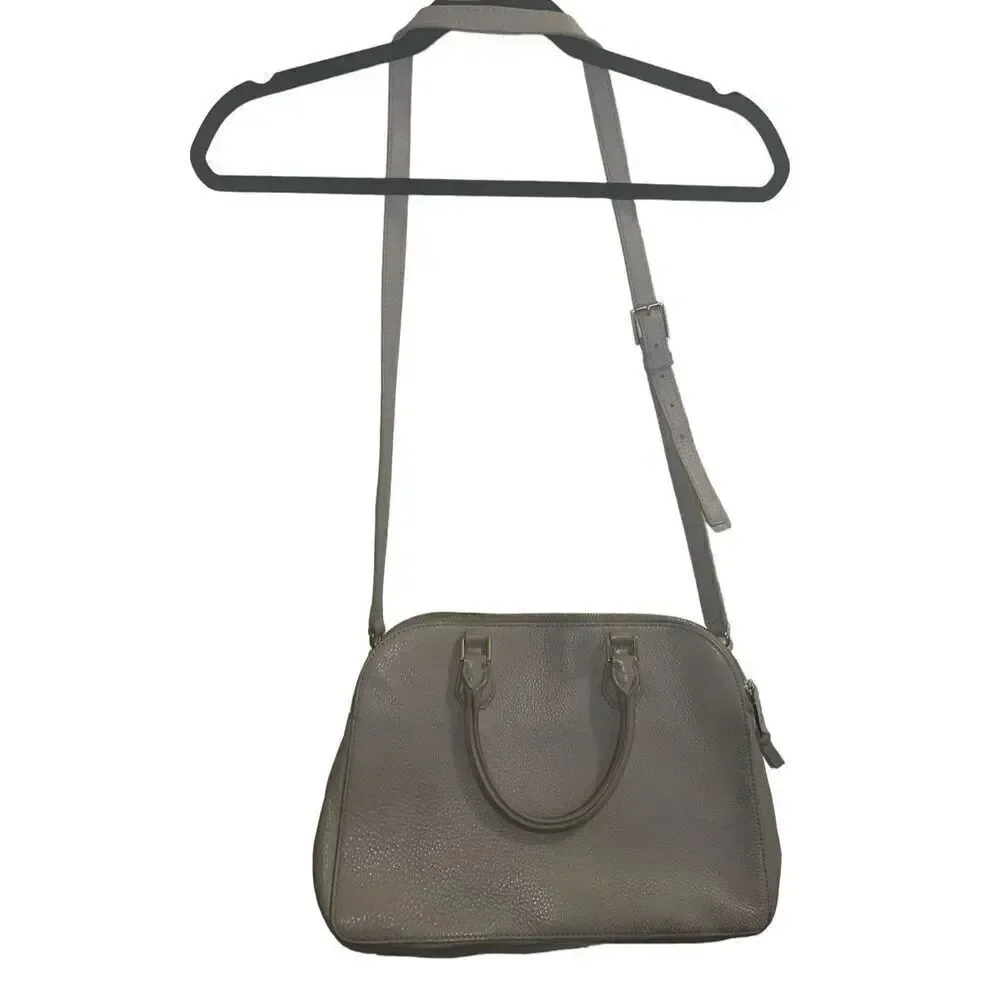 ✨Tory Burch Women's Natural Robinson Pebbled Triple-Zip Tan Satchel✨